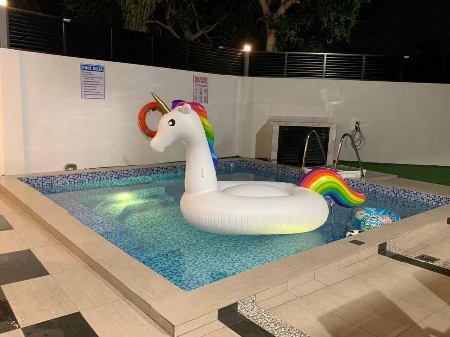 Abbie'S Private Pool Villa Bukit Mertajam Penang 外观 照片